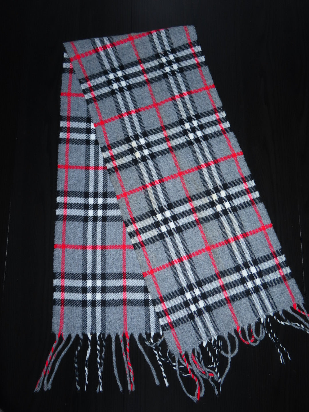 100% lambswool Burberry Scarf