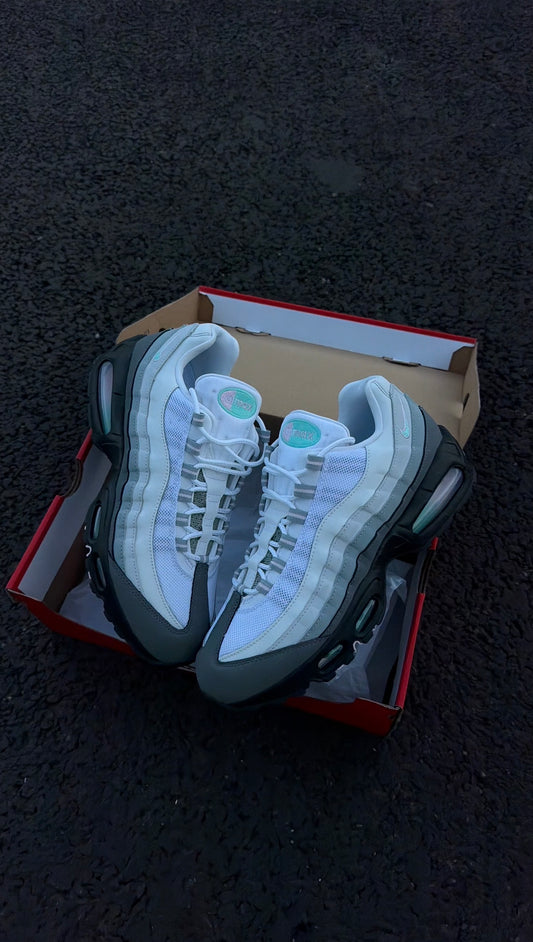 Nike Air Max 95's 'Apple Pink Big Bubble'