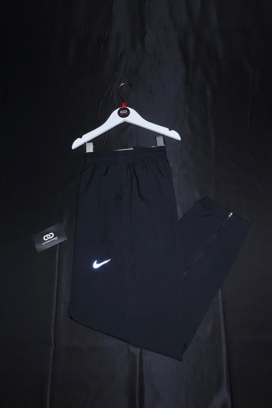 Nike Run Trousers(Black)